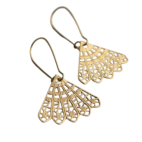 Gold Filigree Fan Earrings, Medium , 3.5 cm.