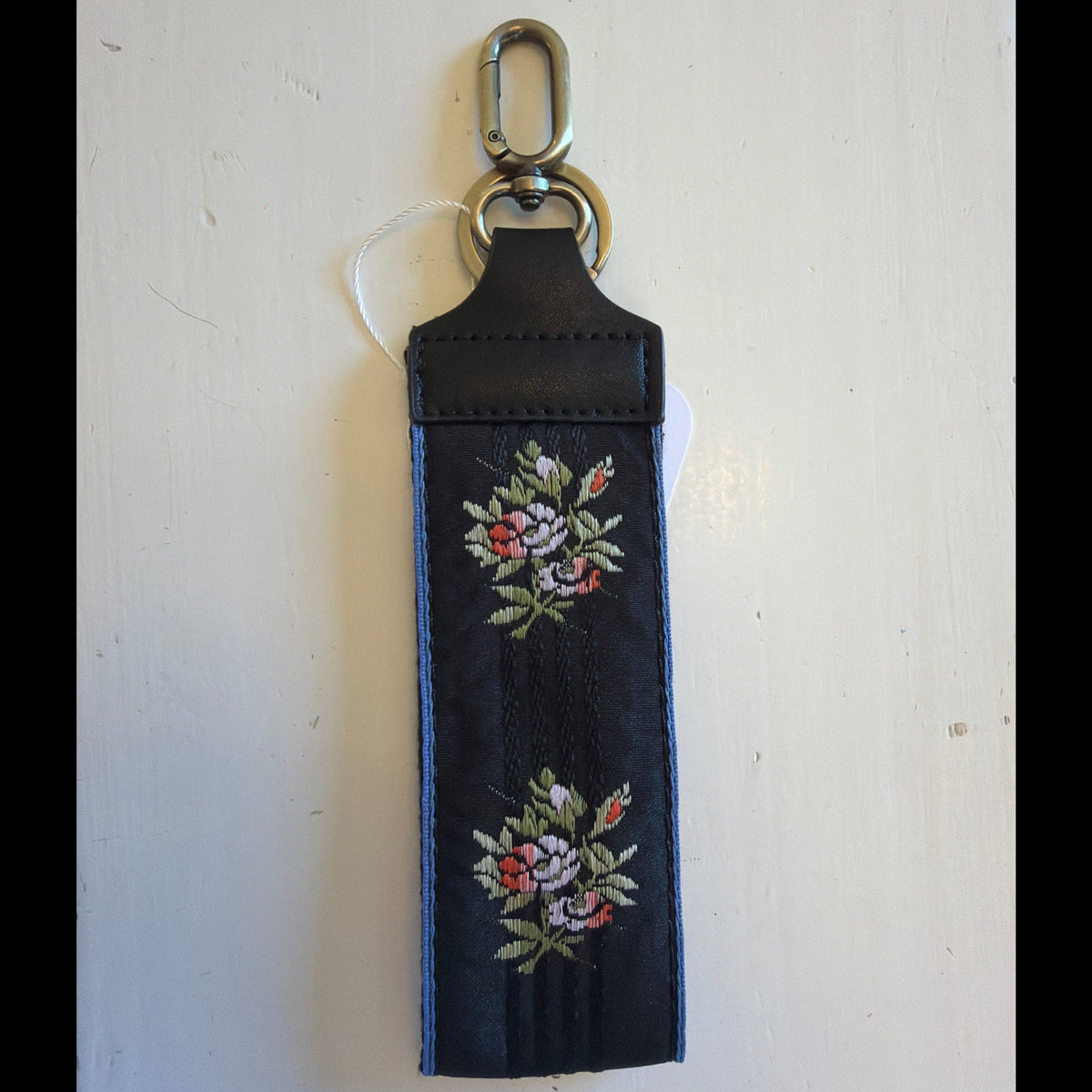 Easy Find Wristlet, Black Floral Bouquet