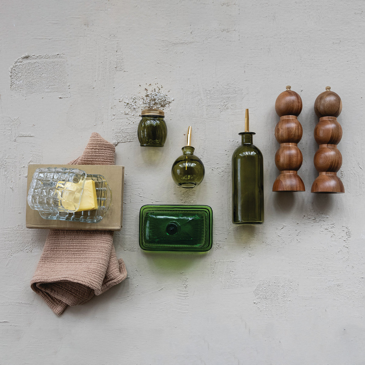 Glass Oil Cruet with Gold Metal Stopper, Olive, 16 oz.