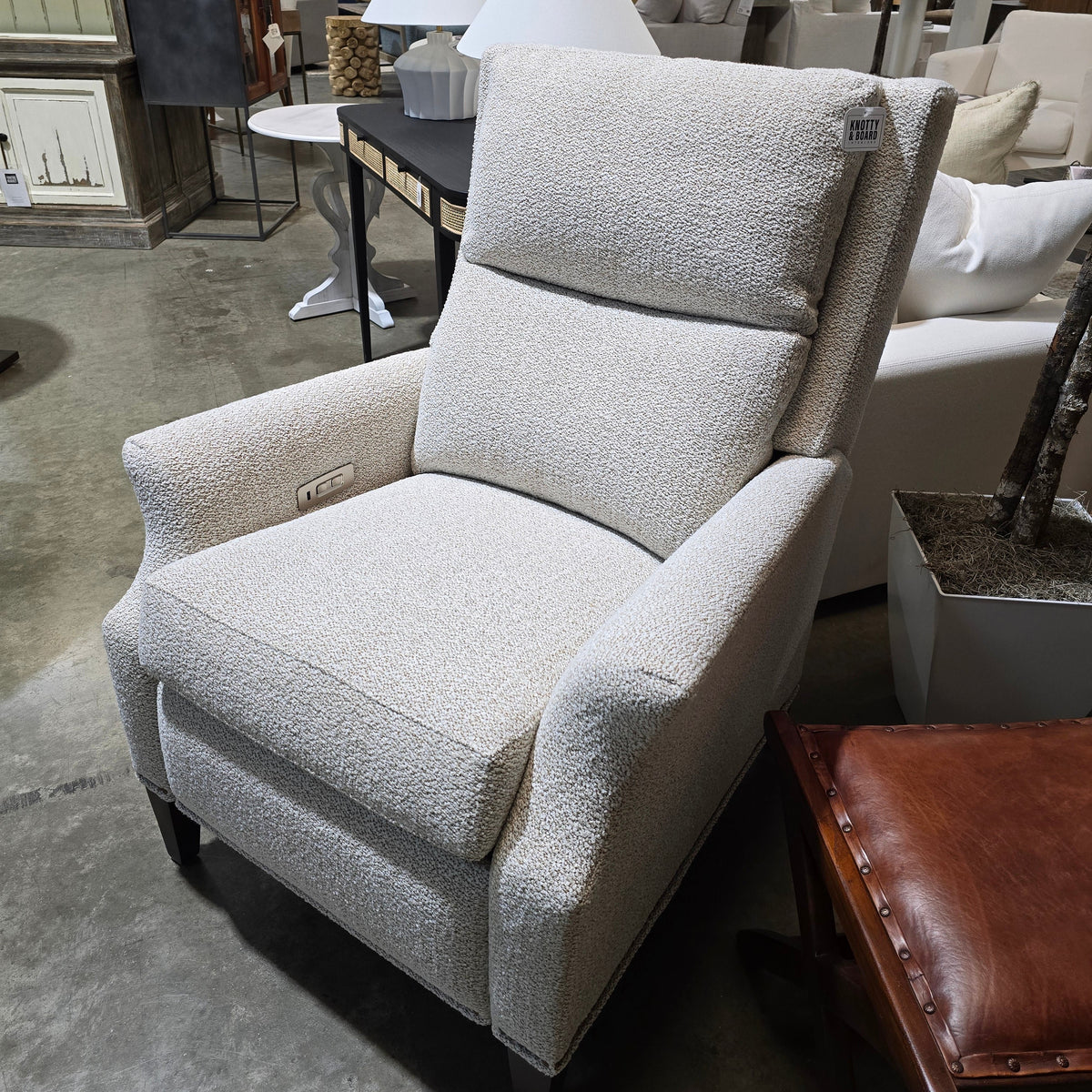 Recliner with mechanics