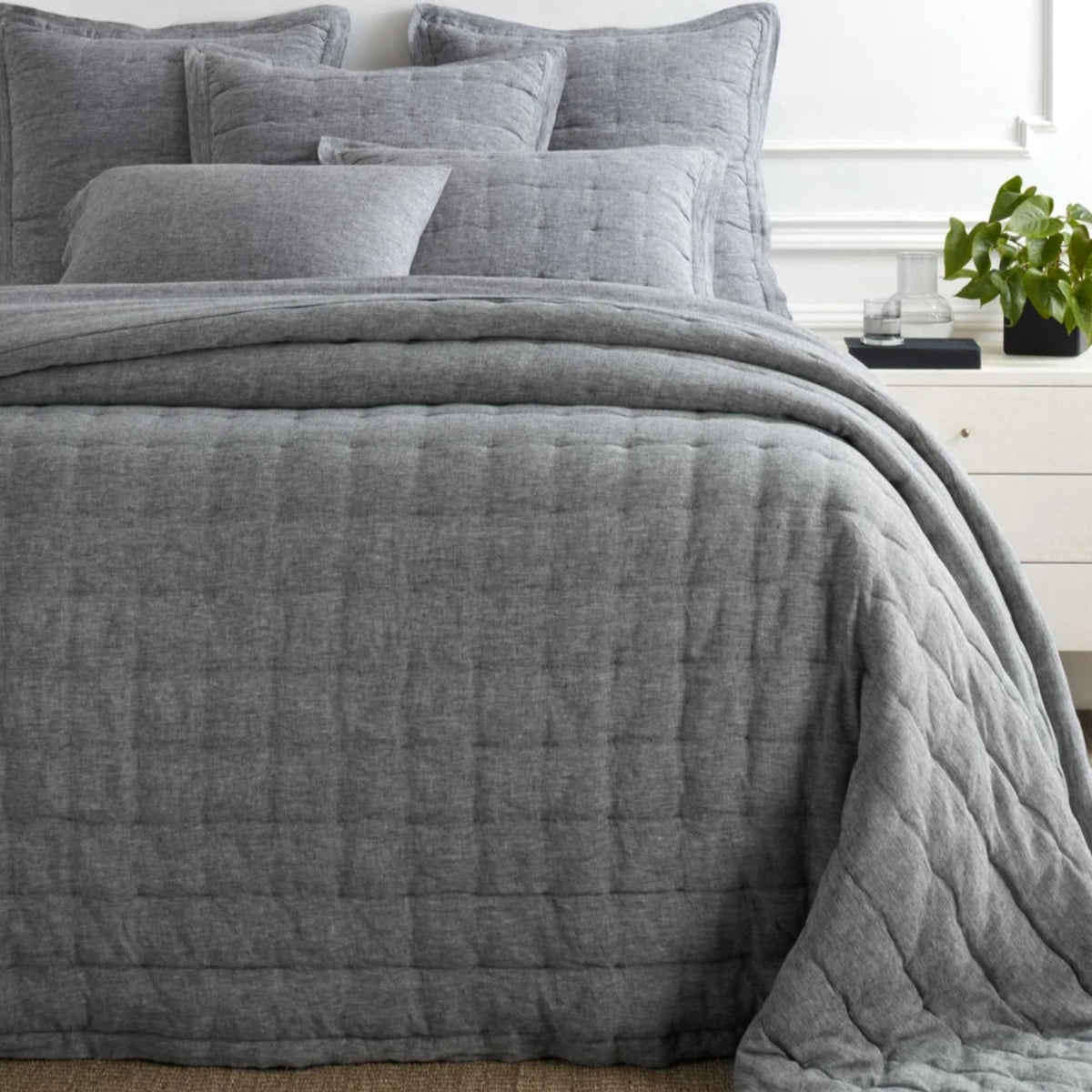 Lush Linen Puff, Black, King Bedding