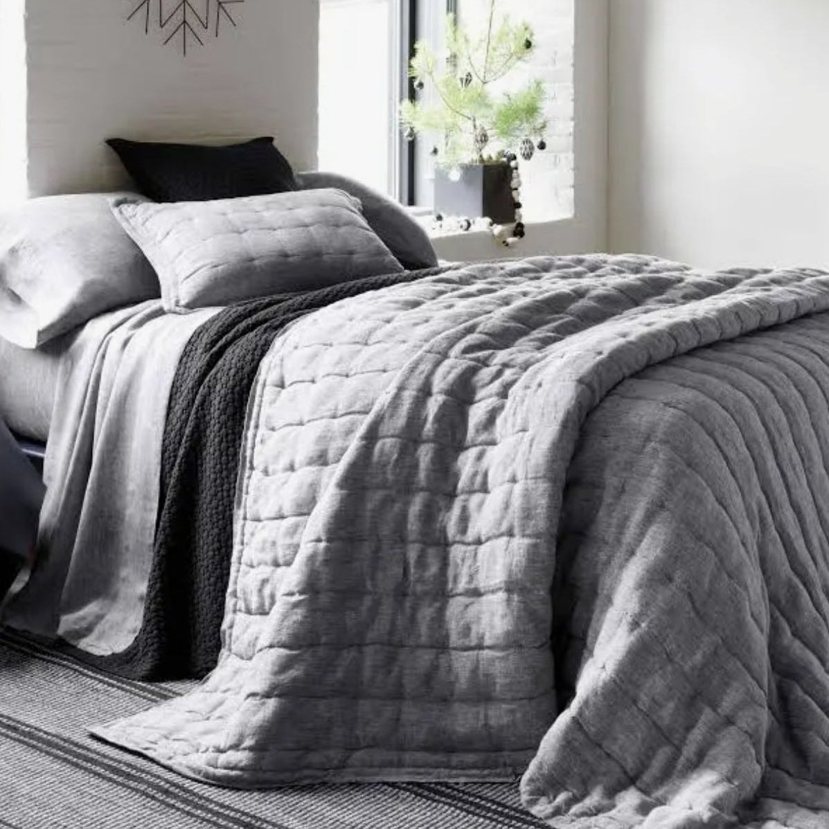 Lush Linen Puff, Black, King Bedding