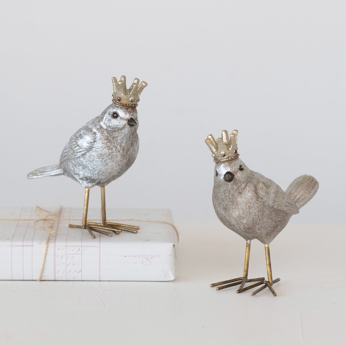 Resin Bird w/ Crown, 5